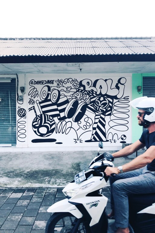 Создание граффити на Бали
